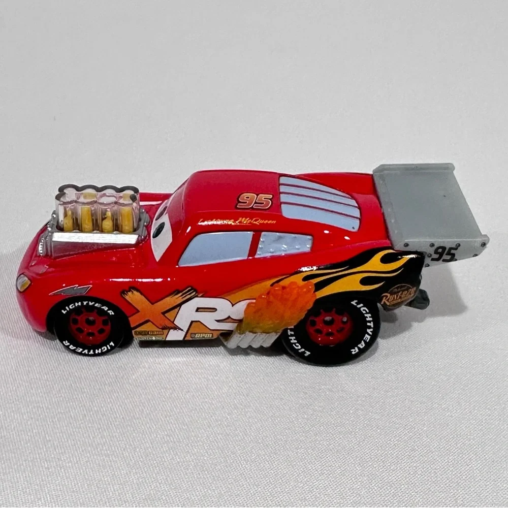 Disney Pixar Cars XRS Drag Racing Rare Lightning McQueen GFV34 Die-cast